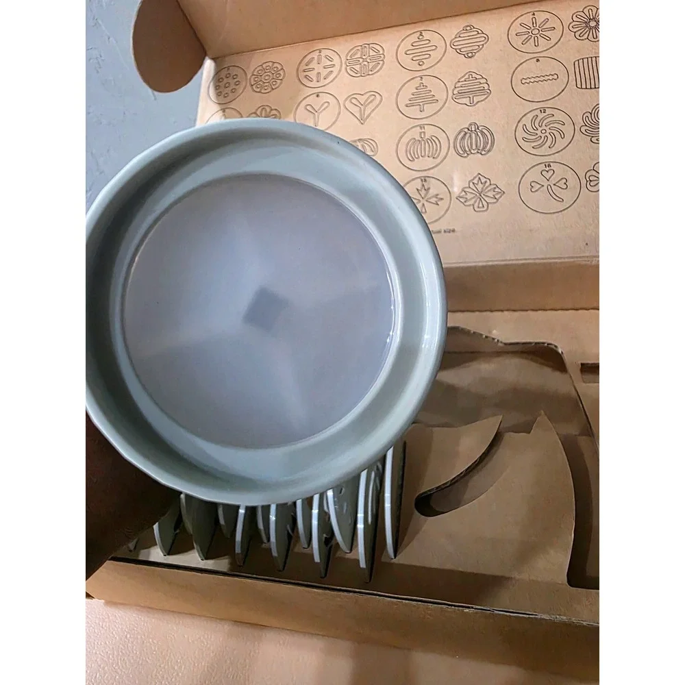 Pampered Chef Cookie Press 1525 with 16 Disks White‎ Clear Biscuit Maker